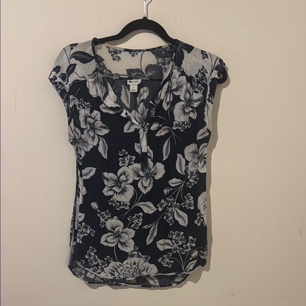Stylus Basic Floral Dolman Cap Sleeve Size Small